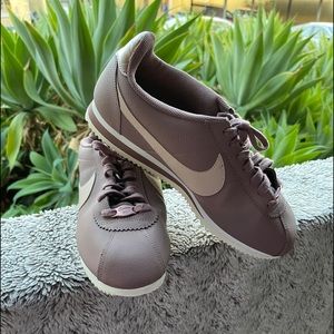 Nike Classic Cortez 72 Smokey Mauve Women Size 12